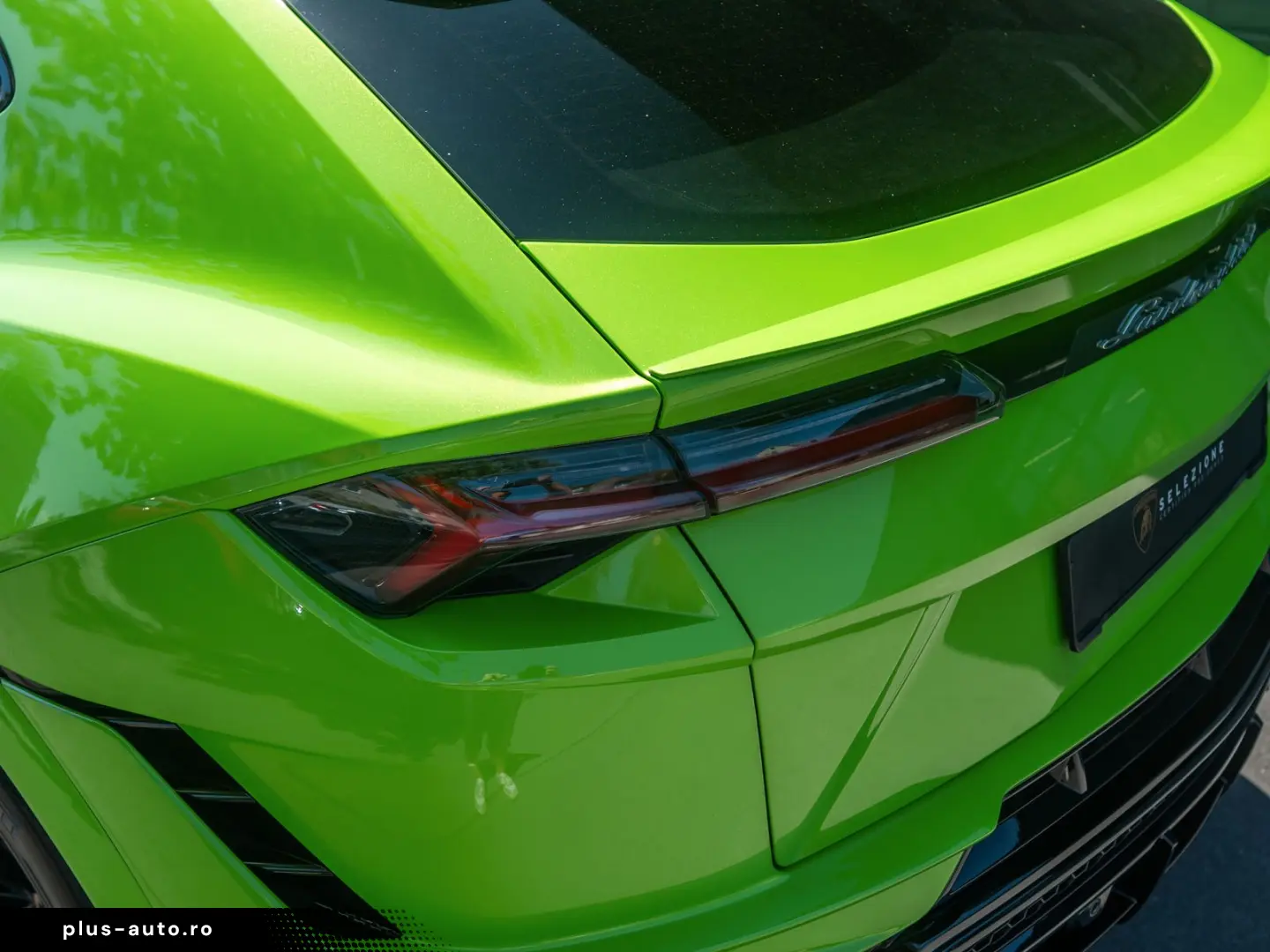 LAMBORGHINI Urus S MY23 Verde Mantis Pano B&O Big Carbon Int