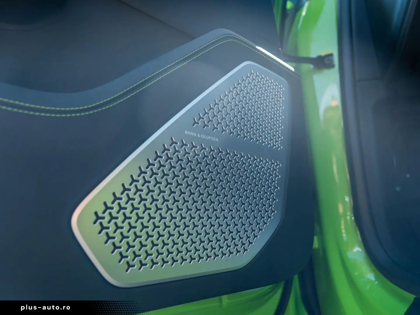 LAMBORGHINI Urus S MY23 Verde Mantis Pano B&O Big Carbon Int