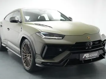 LAMBORGHINI Urus Performante  Carbon Akrapovic Alcantara B&O
