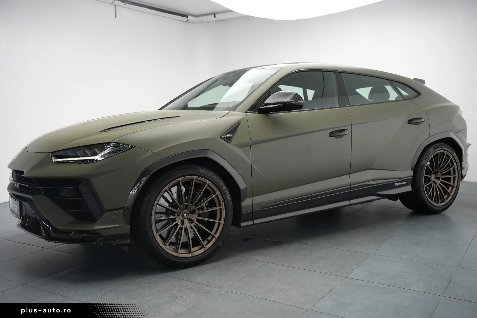 LAMBORGHINI Urus Performante  Carbon Akrapovic Alcantara B&O