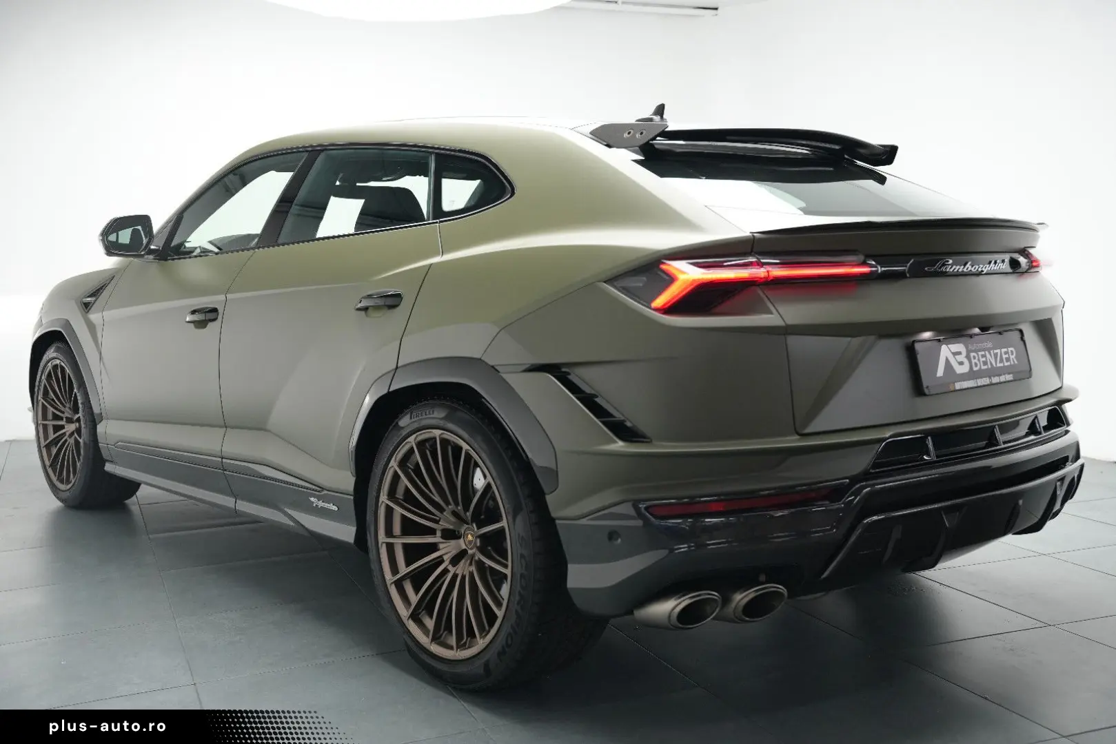 LAMBORGHINI Urus Performante  Carbon Akrapovic Alcantara B&O
