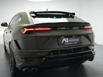 LAMBORGHINI Urus Performante  Carbon Akrapovic Alcantara B&O