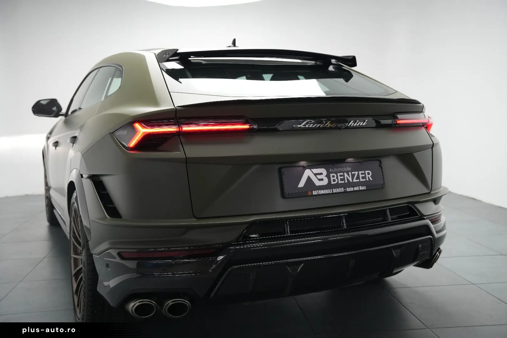 LAMBORGHINI Urus Performante  Carbon Akrapovic Alcantara B&O