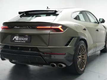 LAMBORGHINI Urus Performante  Carbon Akrapovic Alcantara B&O