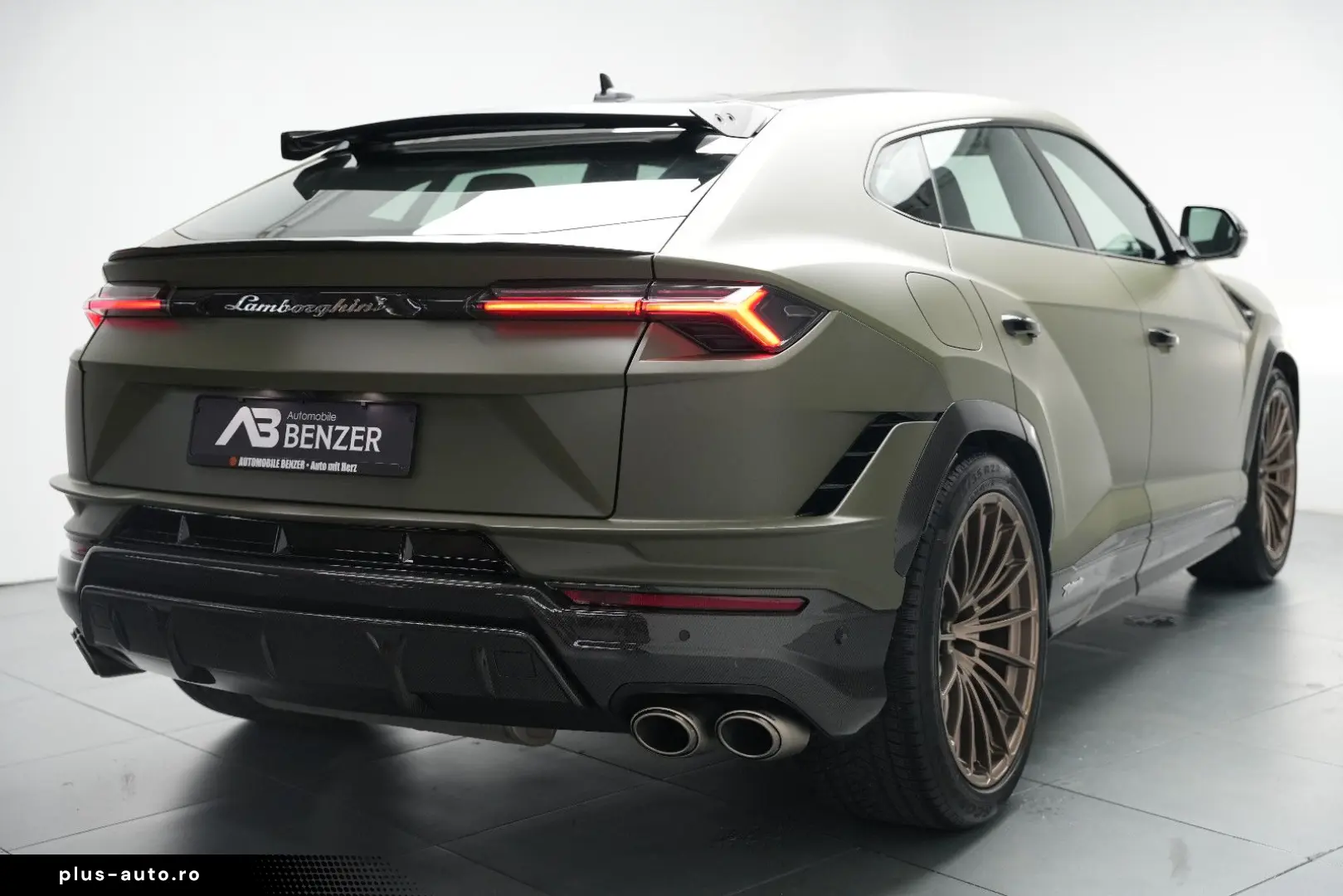 LAMBORGHINI Urus Performante  Carbon Akrapovic Alcantara B&O