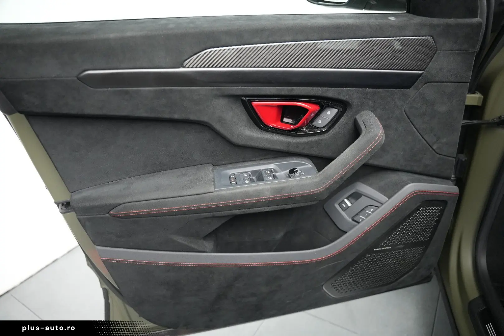 LAMBORGHINI Urus Performante  Carbon Akrapovic Alcantara B&O