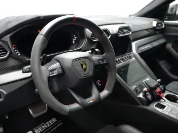 LAMBORGHINI Urus Performante  Carbon Akrapovic Alcantara B&O