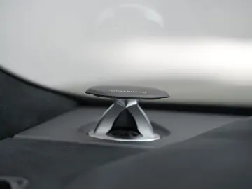 LAMBORGHINI Urus Performante  Carbon Akrapovic Alcantara B&O