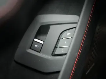 LAMBORGHINI Urus Performante  Carbon Akrapovic Alcantara B&O