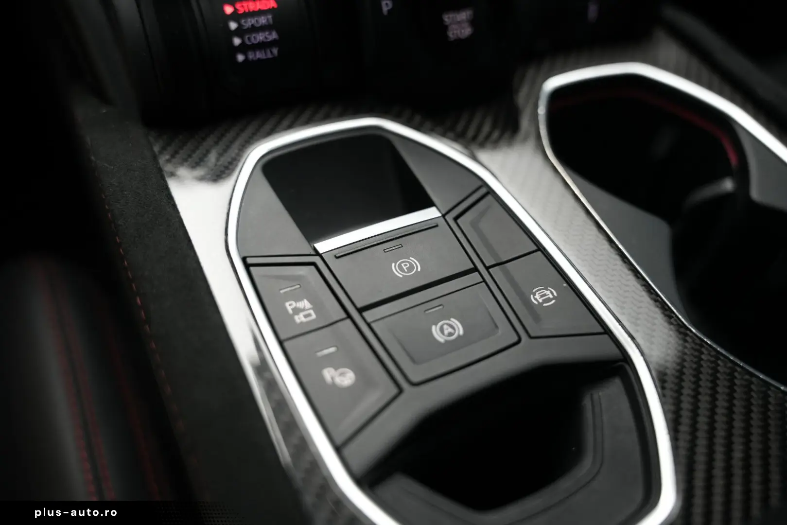 LAMBORGHINI Urus Performante  Carbon Akrapovic Alcantara B&O
