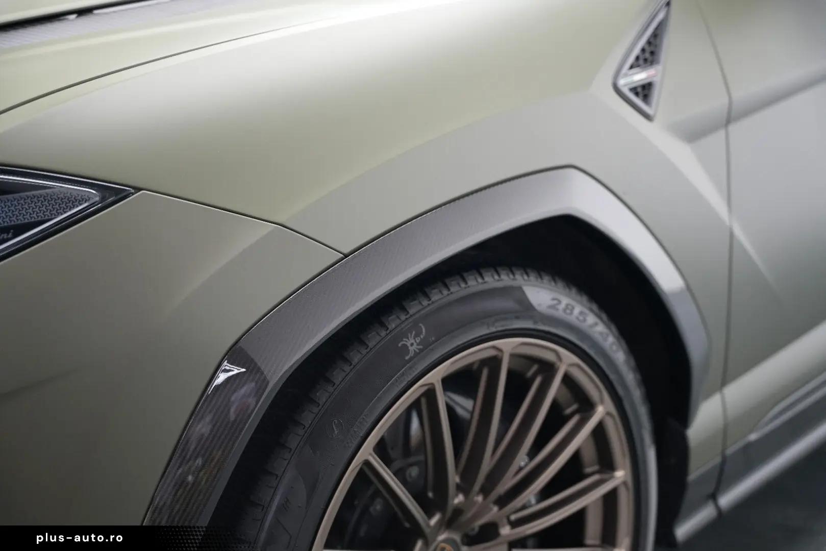 LAMBORGHINI Urus Performante  Carbon Akrapovic Alcantara B&O