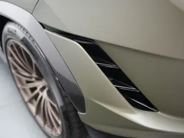 LAMBORGHINI Urus Performante  Carbon Akrapovic Alcantara B&O