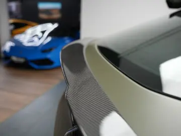 LAMBORGHINI Urus Performante  Carbon Akrapovic Alcantara B&O