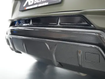 LAMBORGHINI Urus Performante  Carbon Akrapovic Alcantara B&O