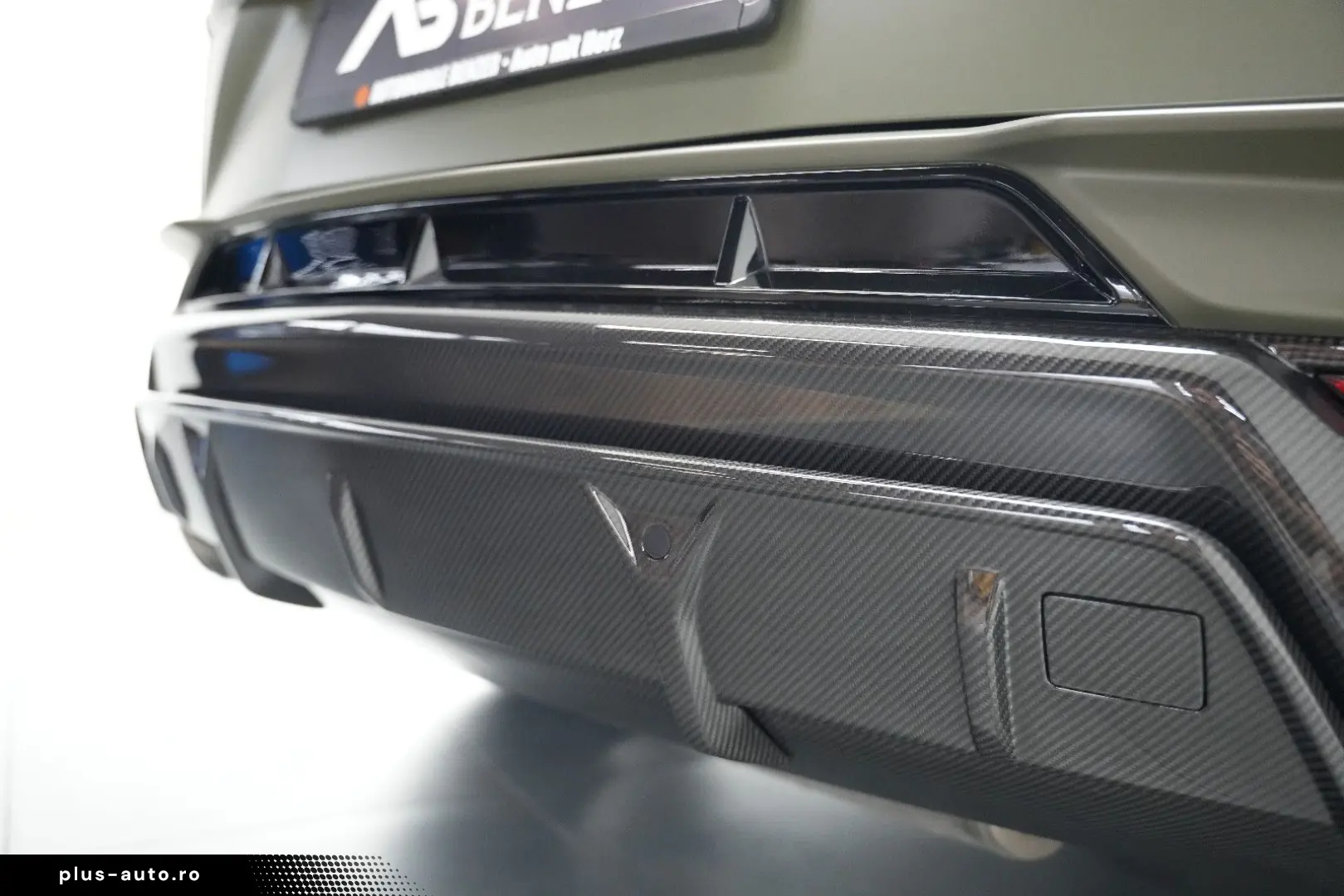LAMBORGHINI Urus Performante  Carbon Akrapovic Alcantara B&O