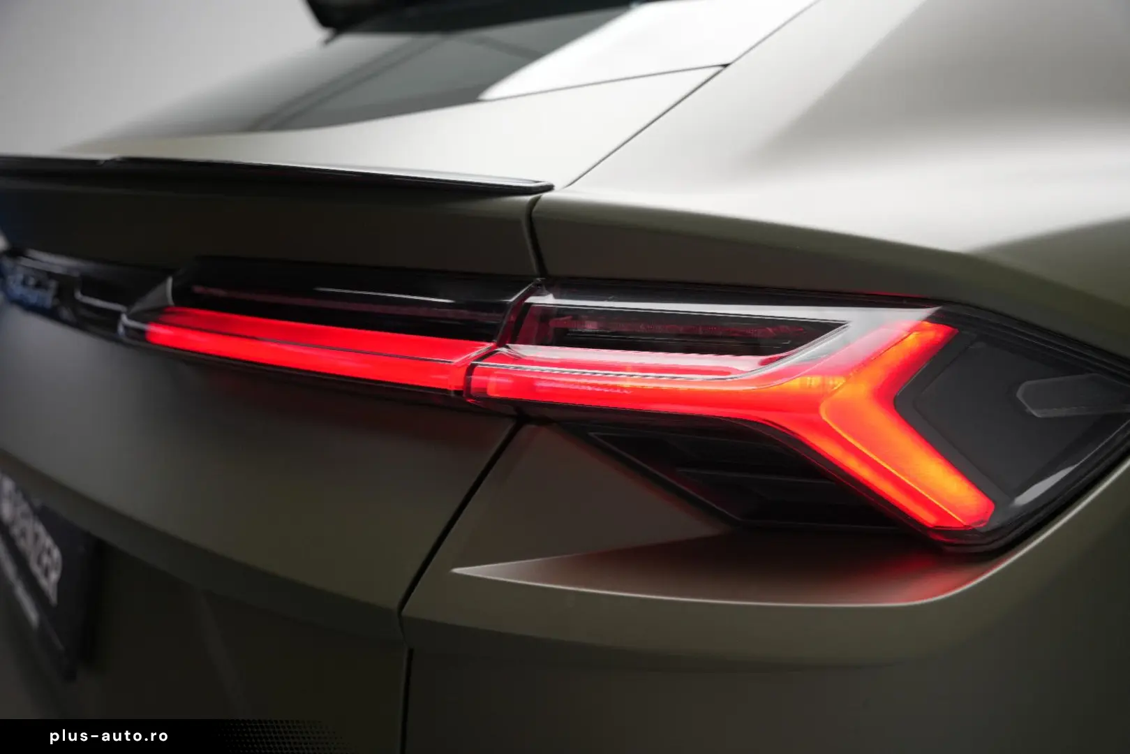 LAMBORGHINI Urus Performante  Carbon Akrapovic Alcantara B&O