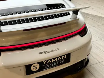 PORSCHE 911 Turbo S Cabriolet InnoDrive Carbon Lift