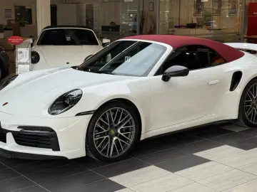 PORSCHE 911 Turbo S Cabriolet InnoDrive Carbon Lift