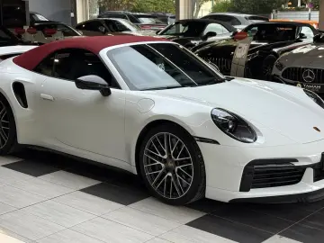 PORSCHE 911 Turbo S Cabriolet InnoDrive Carbon Lift