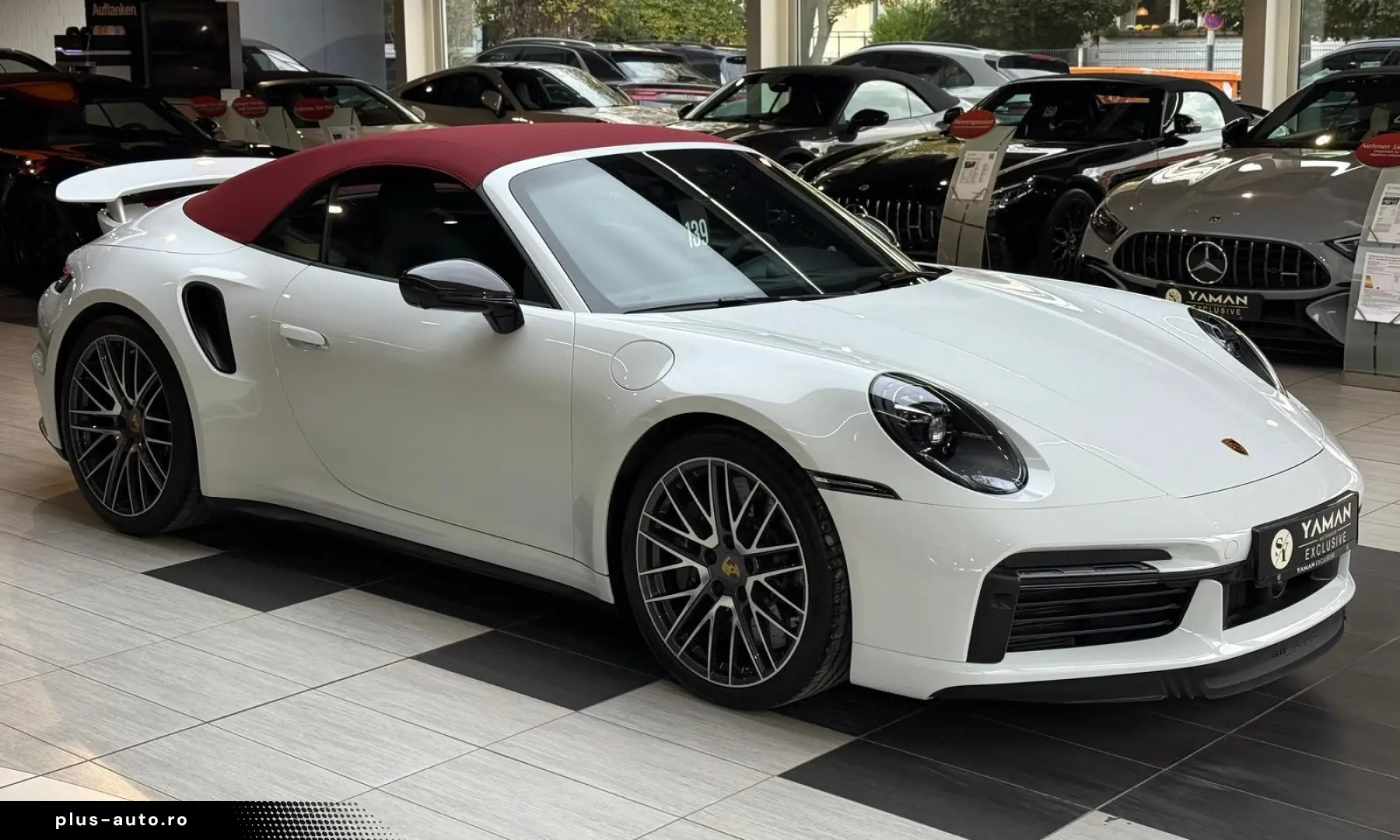 PORSCHE 911 Turbo S Cabriolet InnoDrive Carbon Lift