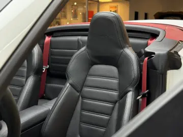 PORSCHE 911 Turbo S Cabriolet InnoDrive Carbon Lift