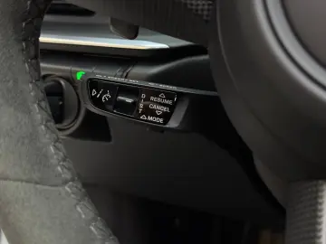 PORSCHE 911 Turbo S Cabriolet InnoDrive Carbon Lift