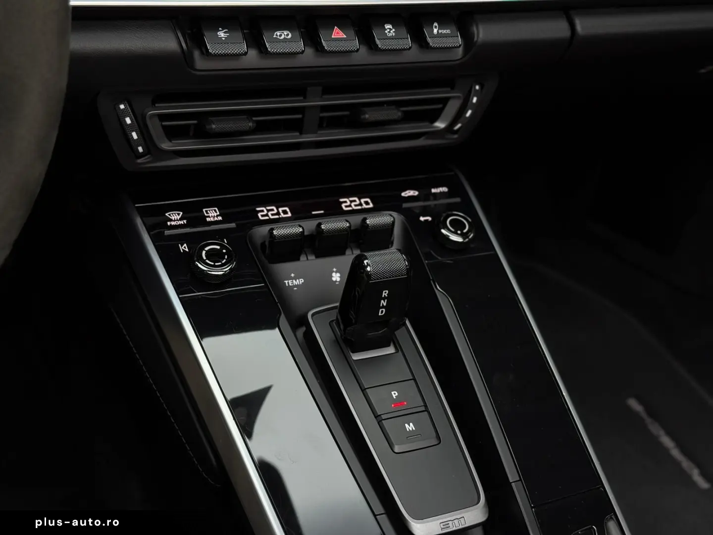 PORSCHE 911 Turbo S Cabriolet InnoDrive Carbon Lift