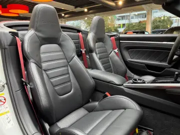 PORSCHE 911 Turbo S Cabriolet InnoDrive Carbon Lift
