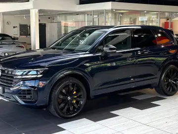 VW Touareg R-Line 4M Pano HuD StHzg AHK 360 Massage