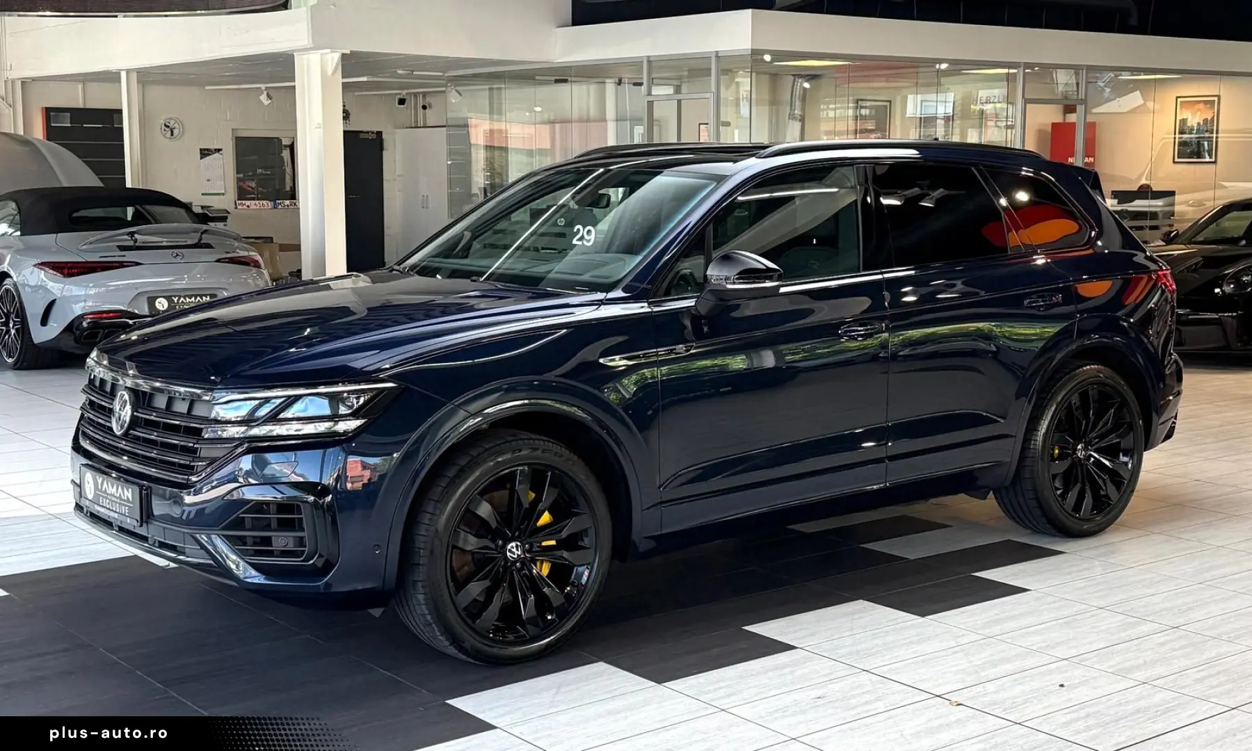 VW Touareg R-Line 4M Pano HuD StHzg AHK 360 Massage