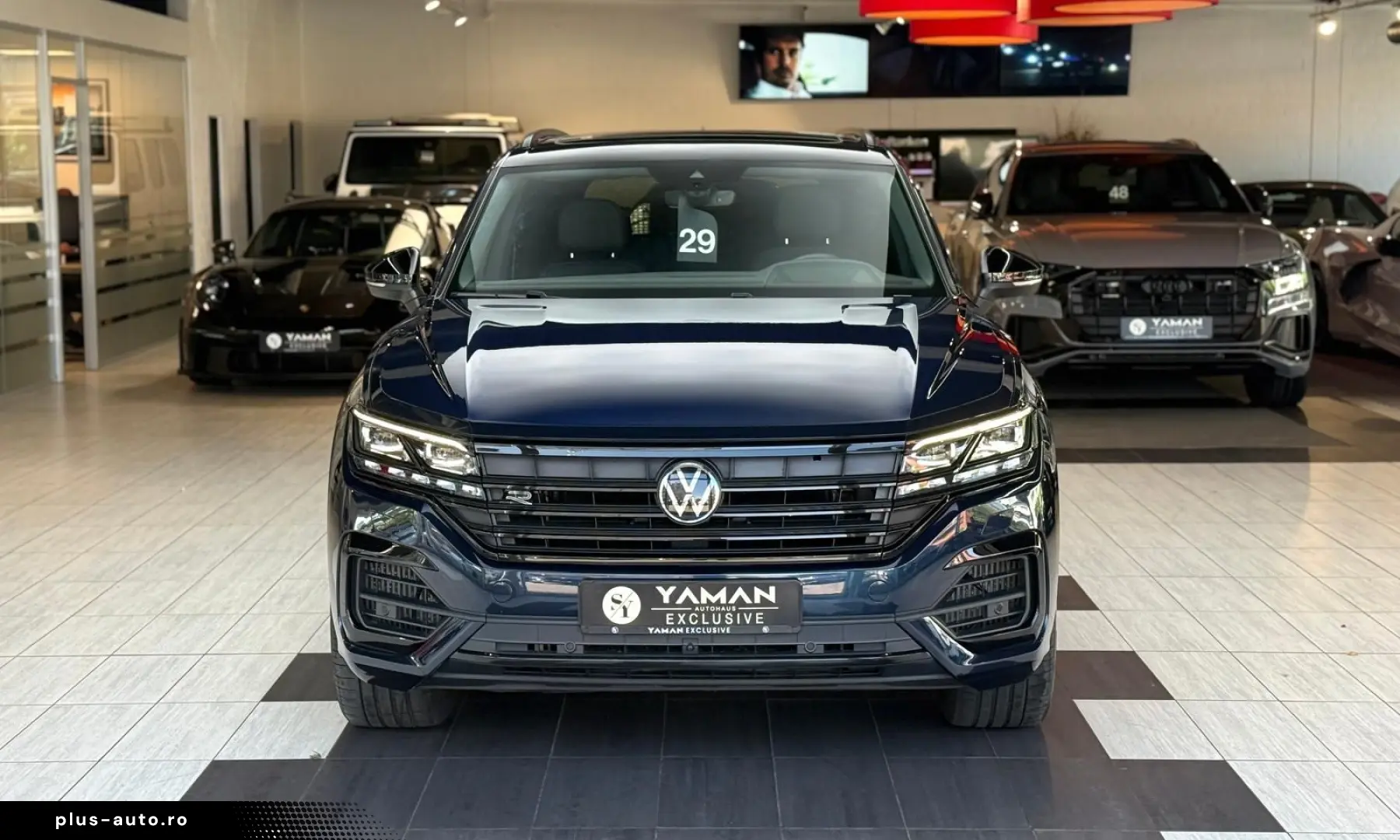 VW Touareg R-Line 4M Pano HuD StHzg AHK 360 Massage