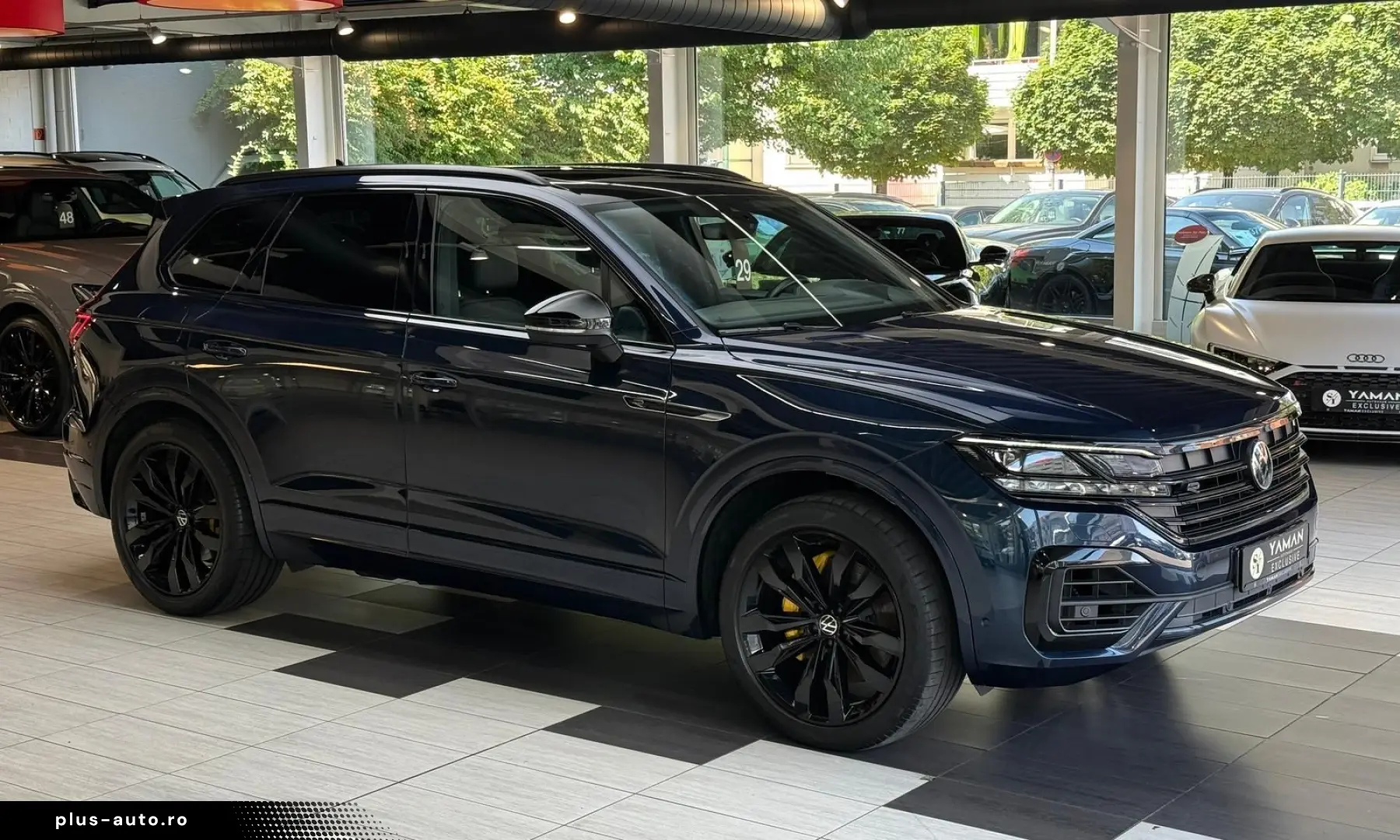 VW Touareg R-Line 4M Pano HuD StHzg AHK 360 Massage