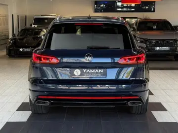 VW Touareg R-Line 4M Pano HuD StHzg AHK 360 Massage
