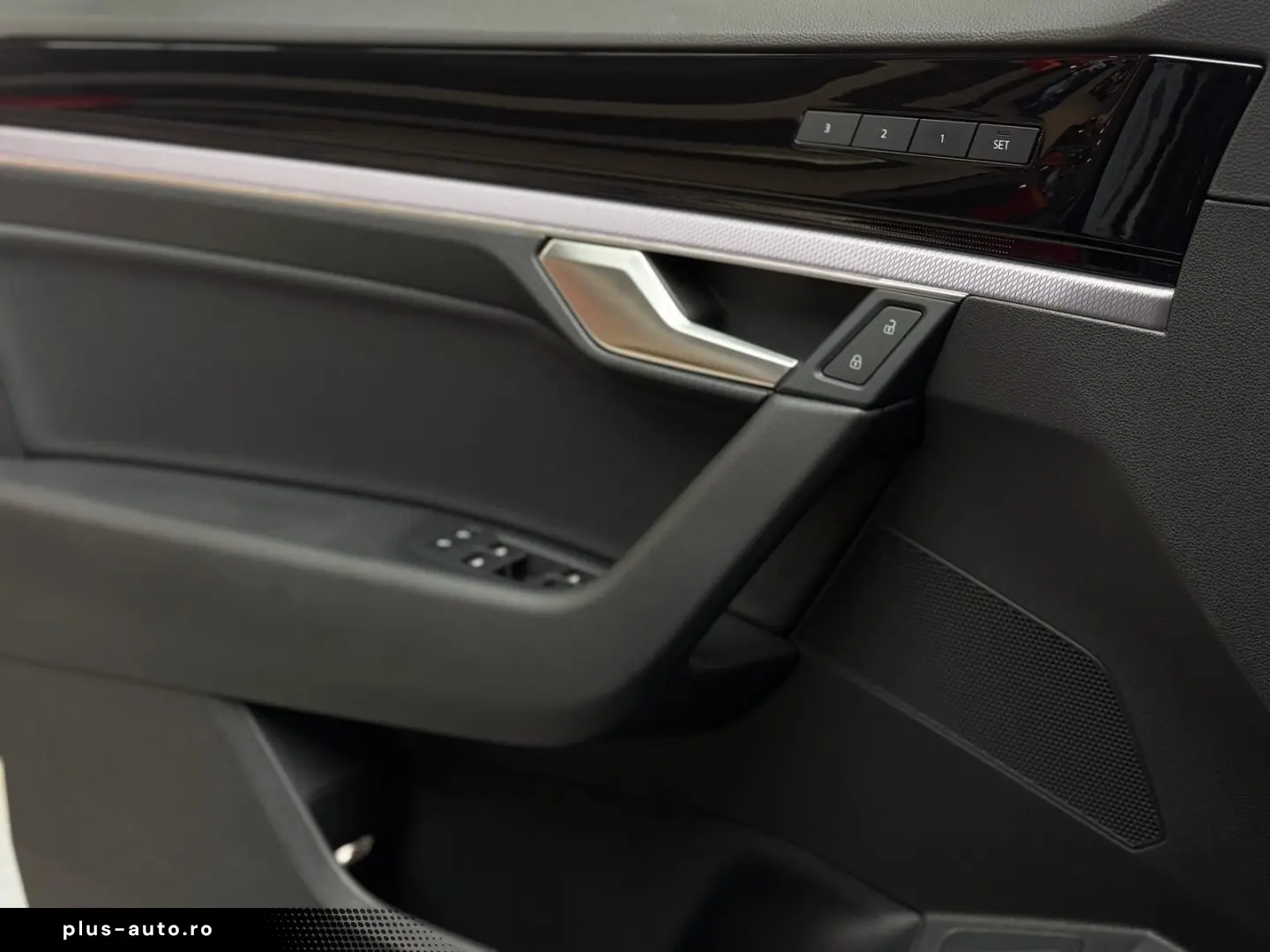 VW Touareg R-Line 4M Pano HuD StHzg AHK 360 Massage