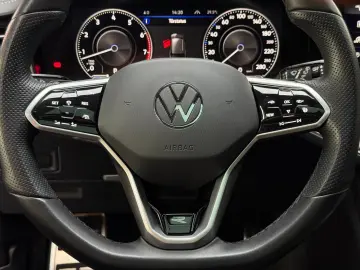 VW Touareg R-Line 4M Pano HuD StHzg AHK 360 Massage