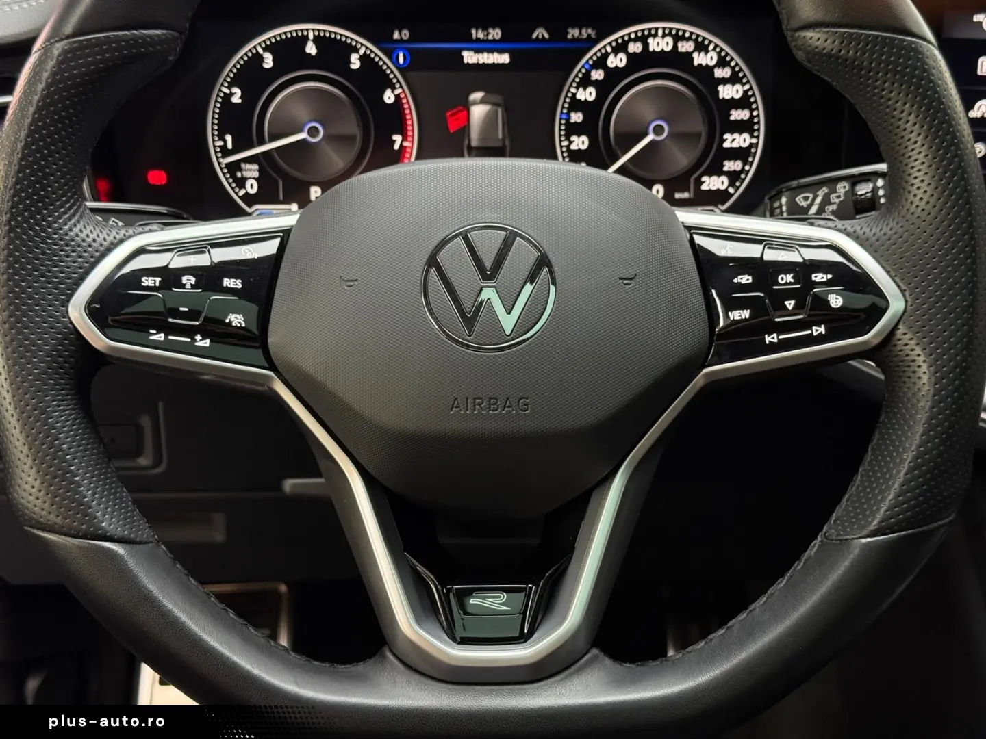 VW Touareg R-Line 4M Pano HuD StHzg AHK 360 Massage