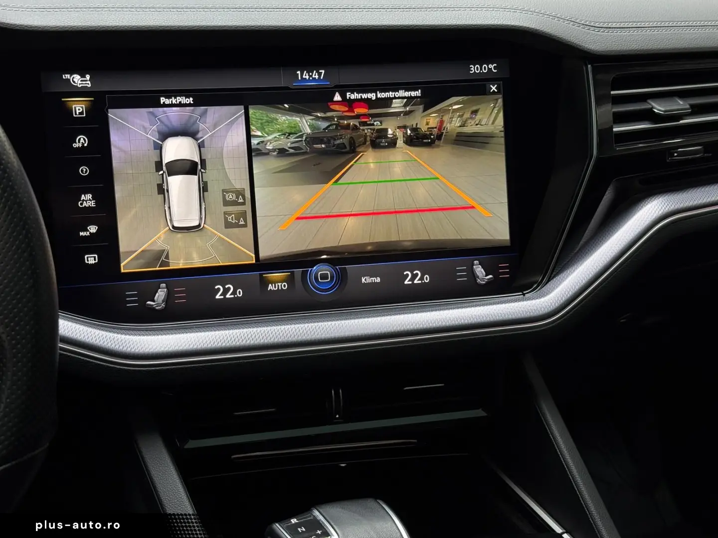 VW Touareg R-Line 4M Pano HuD StHzg AHK 360 Massage