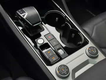 VW Touareg R-Line 4M Pano HuD StHzg AHK 360 Massage