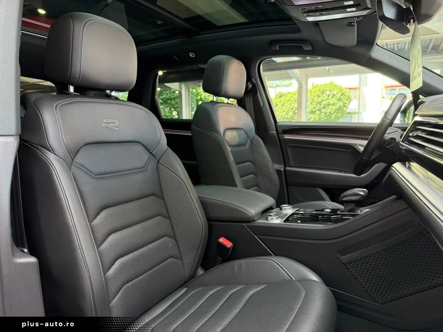 VW Touareg R-Line 4M Pano HuD StHzg AHK 360 Massage