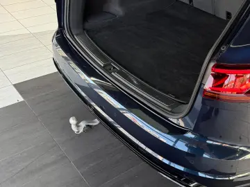 VW Touareg R-Line 4M Pano HuD StHzg AHK 360 Massage
