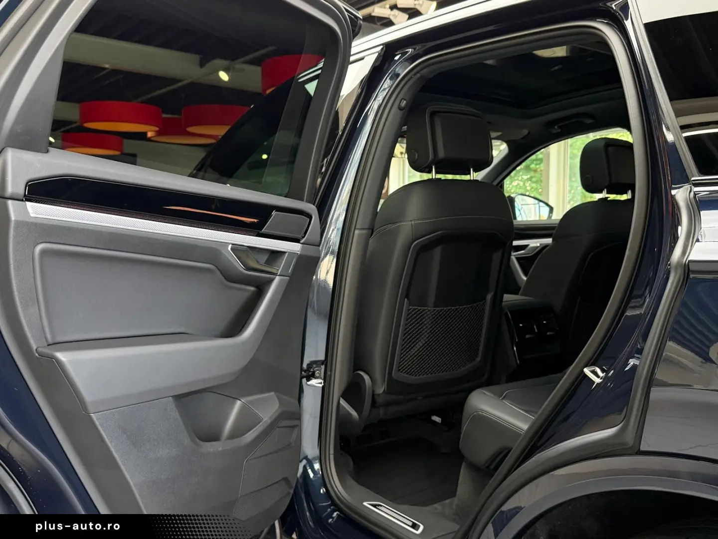 VW Touareg R-Line 4M Pano HuD StHzg AHK 360 Massage