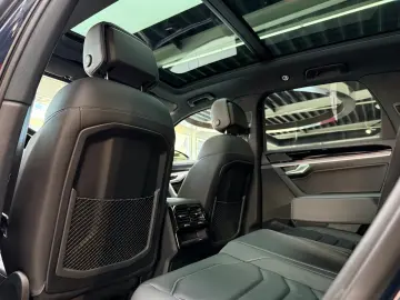 VW Touareg R-Line 4M Pano HuD StHzg AHK 360 Massage