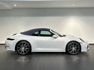 PORSCHE 992 911 Carrera Cabrio Sportabgas BOSE