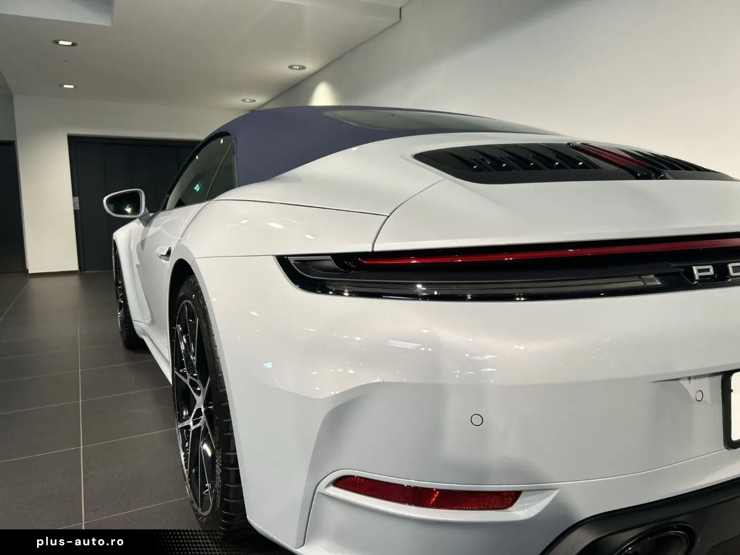 PORSCHE 992 911 Carrera Cabrio Sportabgas BOSE
