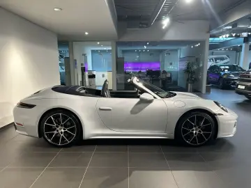 PORSCHE 992 911 Carrera Cabrio Sportabgas BOSE