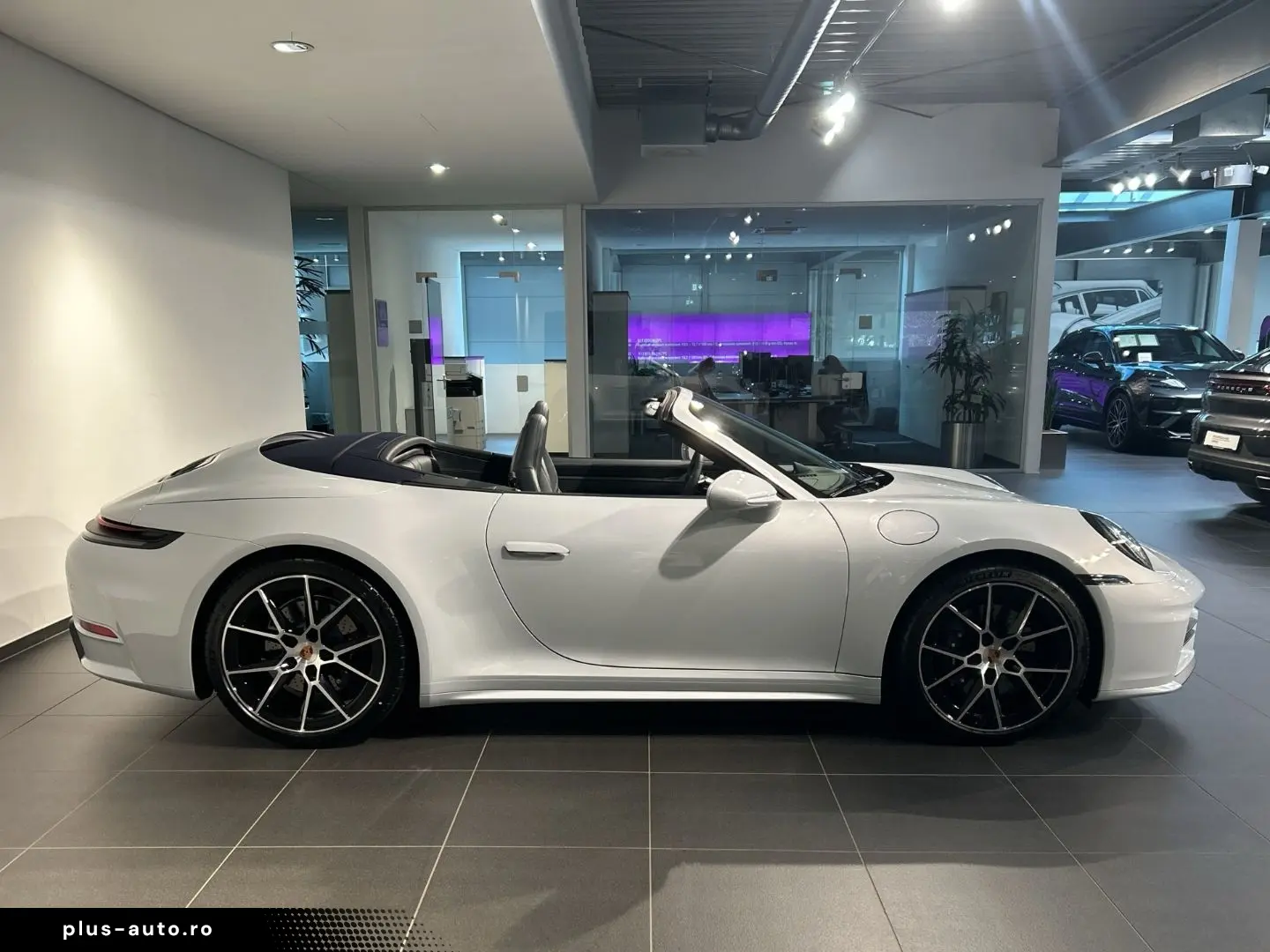PORSCHE 992 911 Carrera Cabrio Sportabgas BOSE