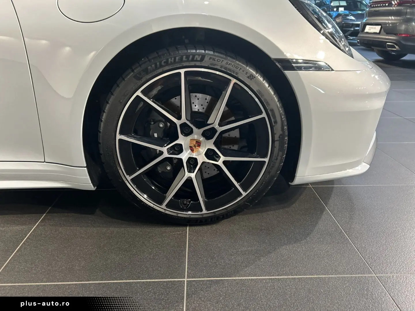 PORSCHE 992 911 Carrera Cabrio Sportabgas BOSE