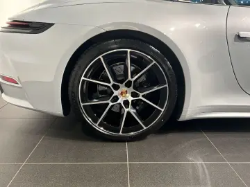 PORSCHE 992 911 Carrera Cabrio Sportabgas BOSE