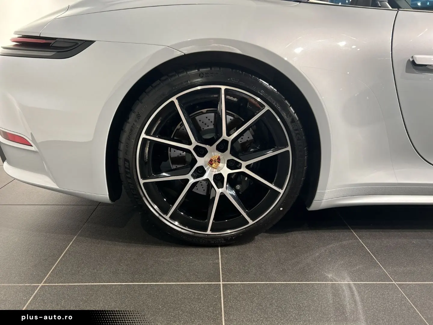 PORSCHE 992 911 Carrera Cabrio Sportabgas BOSE