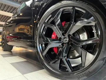 AUDI SQ8 4.0 TFSI Q competition plus Pano HuD B&O 23